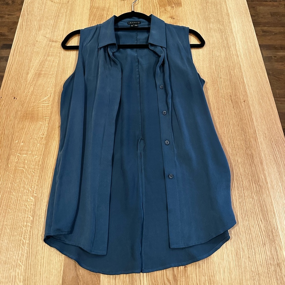 Theory Sleeveless Button-Front Blouse in Teal Blue